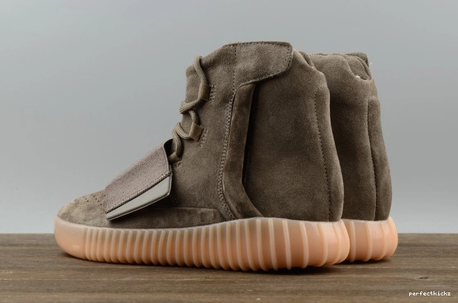 750 Yeezy adidas Brown BY2456 Boost Light 0722